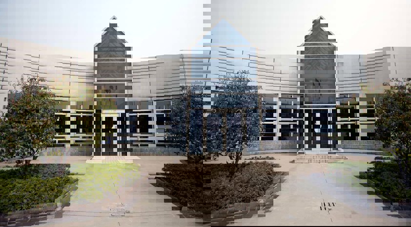 Entrance of Hydro's Suzhou plant in China